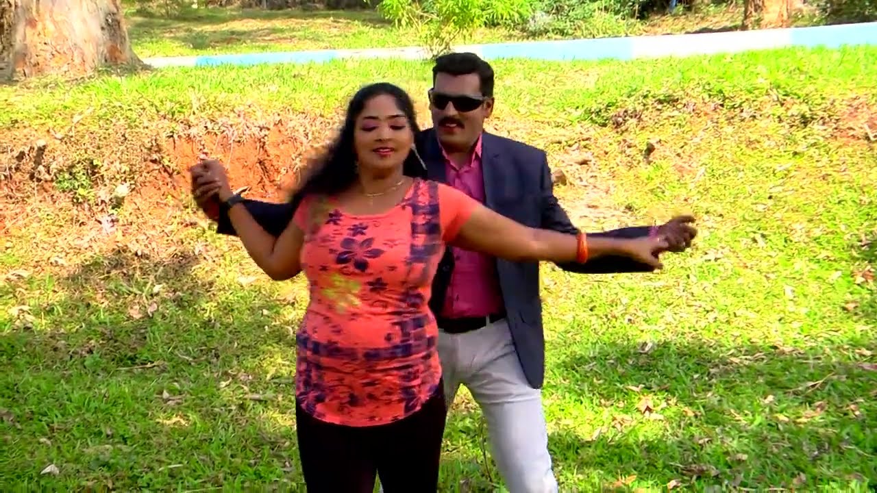 6 லட்சம் பார்வையாளர்களை கடந்த  ஒருவர் மீது ஒருவர் சாய்ந்து  பாடல் ராஜா-மீனா
