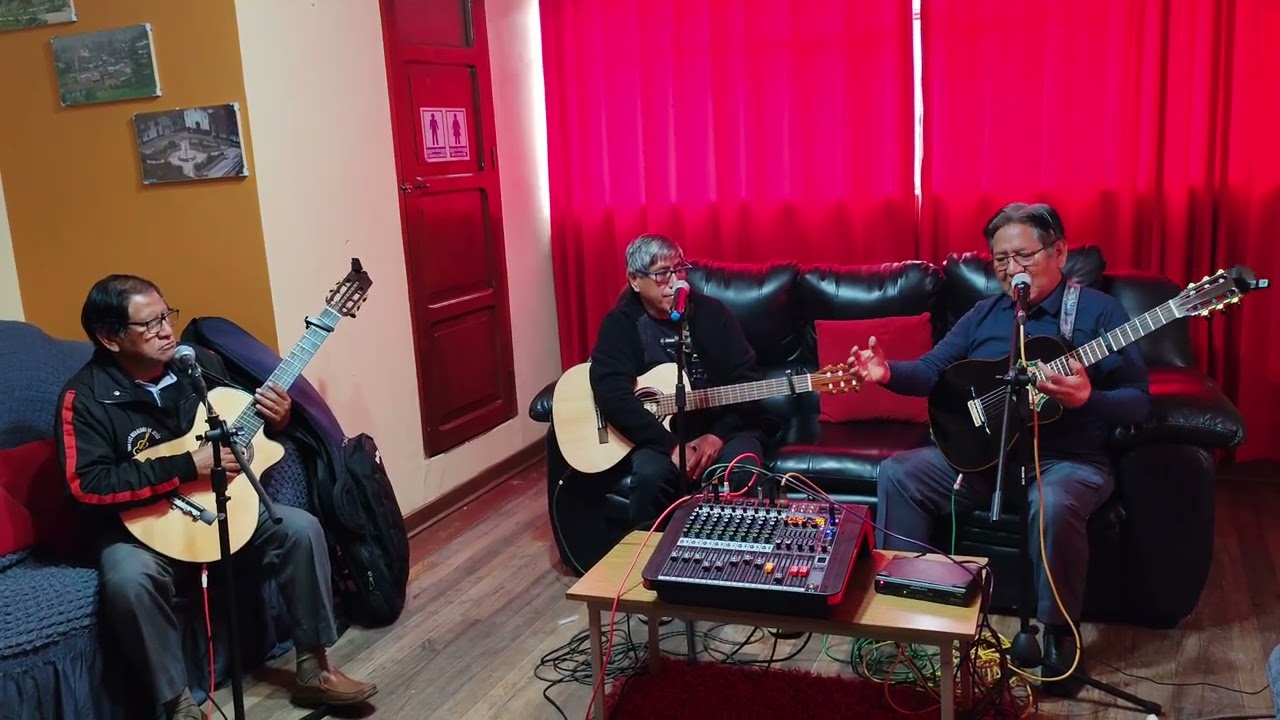 TRIO HERALDOS DE JESUS EL AMOR Y PERSEVEREMOS EN HOSTAL BECERRA - CAJAMARCA - PERU
