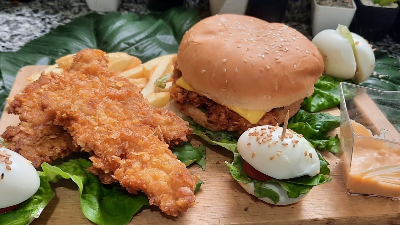 برغر الدجاج من احسن السندويشات  اللي غتولي معتمدة عندكم 🍔🍔🍔🍔🍔🍟🍟🍟🍟🍗🍗🍗🍗🍗🍗