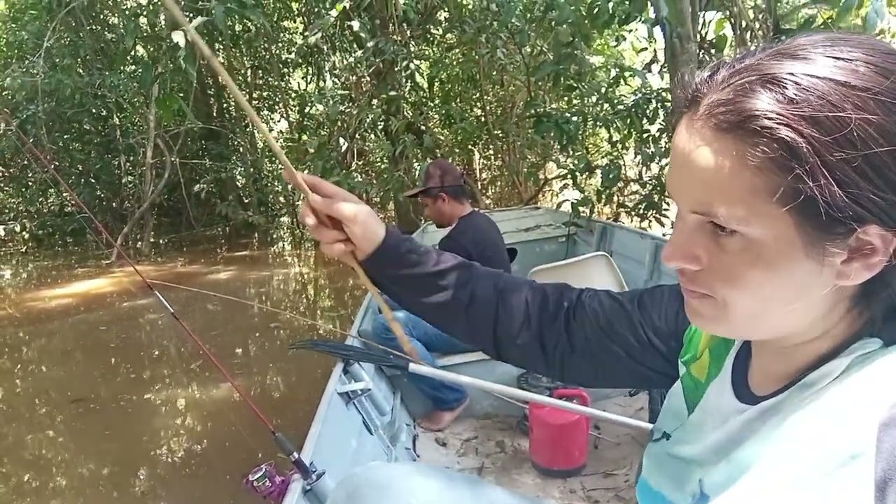 ACAMPAMENTO E PESCARIA🏕️🎣 Igarapé bom de peixeE muitaAventuras#pescaria#acampamento#viral#viralvideo