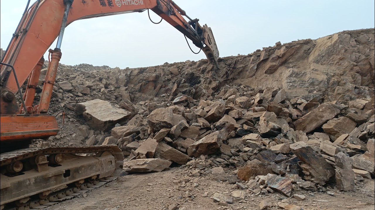 EXCAVATOR POWER: Breaking a Hill like a Pro!” #excavators #stonemachinery #jcb #mining #drilling