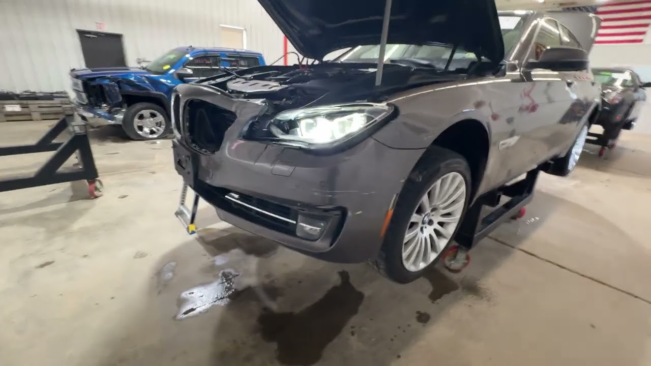 26B0136 - 2013 BMW 750i - 4.4L ENGINE, FRONT POWER SEATS, SUNROOF, AND DISPLAY SCREEN