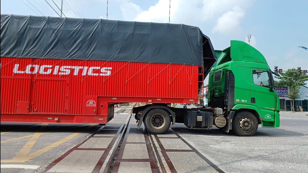 4K EUROPE TRUCK CONTAINER | Xe container, xe ben, xe bồn, xe đầu kéo, xe tải to qua đường ngang
