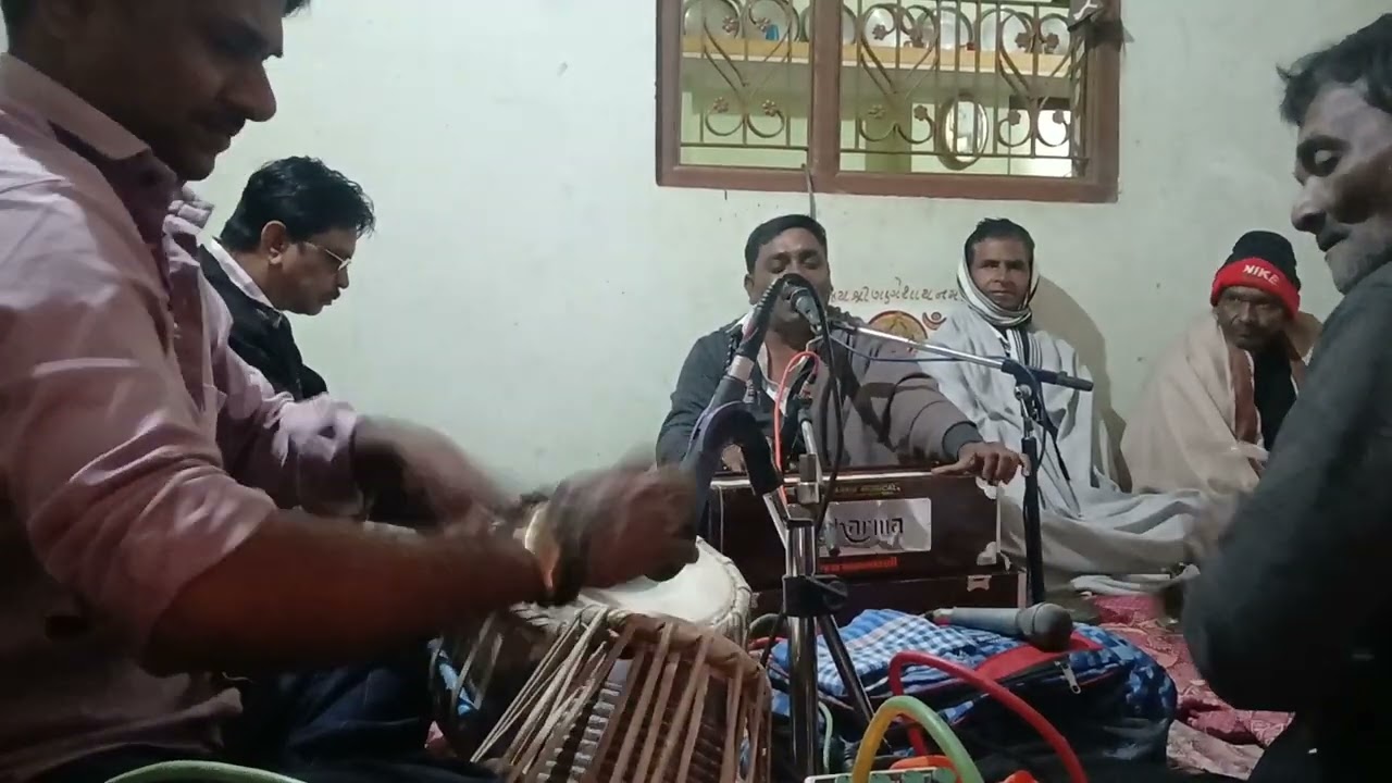 गनी गनी खम्मा हीं दु पती राञा ने