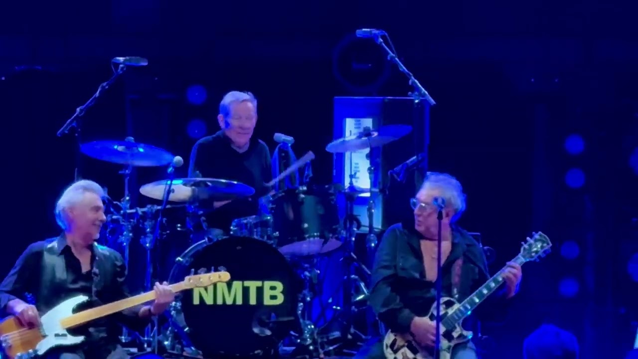 Sex Pistols performing 