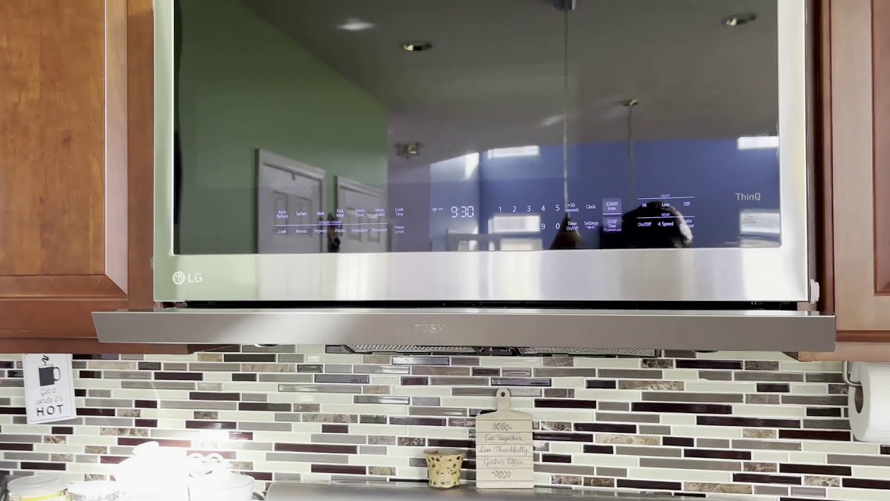 Обзор микроволновой печи LG Over-the-Range с сенсорным приготовлением и ExtendaVent 2.0