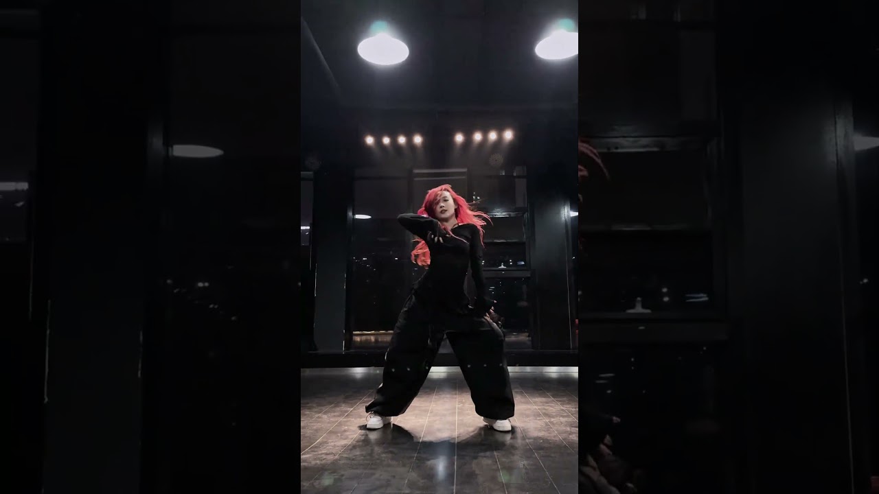 XUXU Great choreography on Put a ''Little Umph In It'' / Jagged Edge