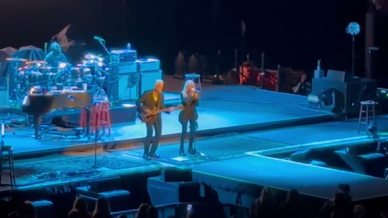 Pat Benatar - Shadows of the Night (110125 Cleveland)
