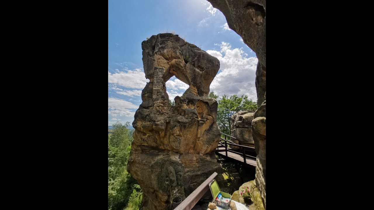 Skaln&iacute; hrad Rot&scaron;tejn