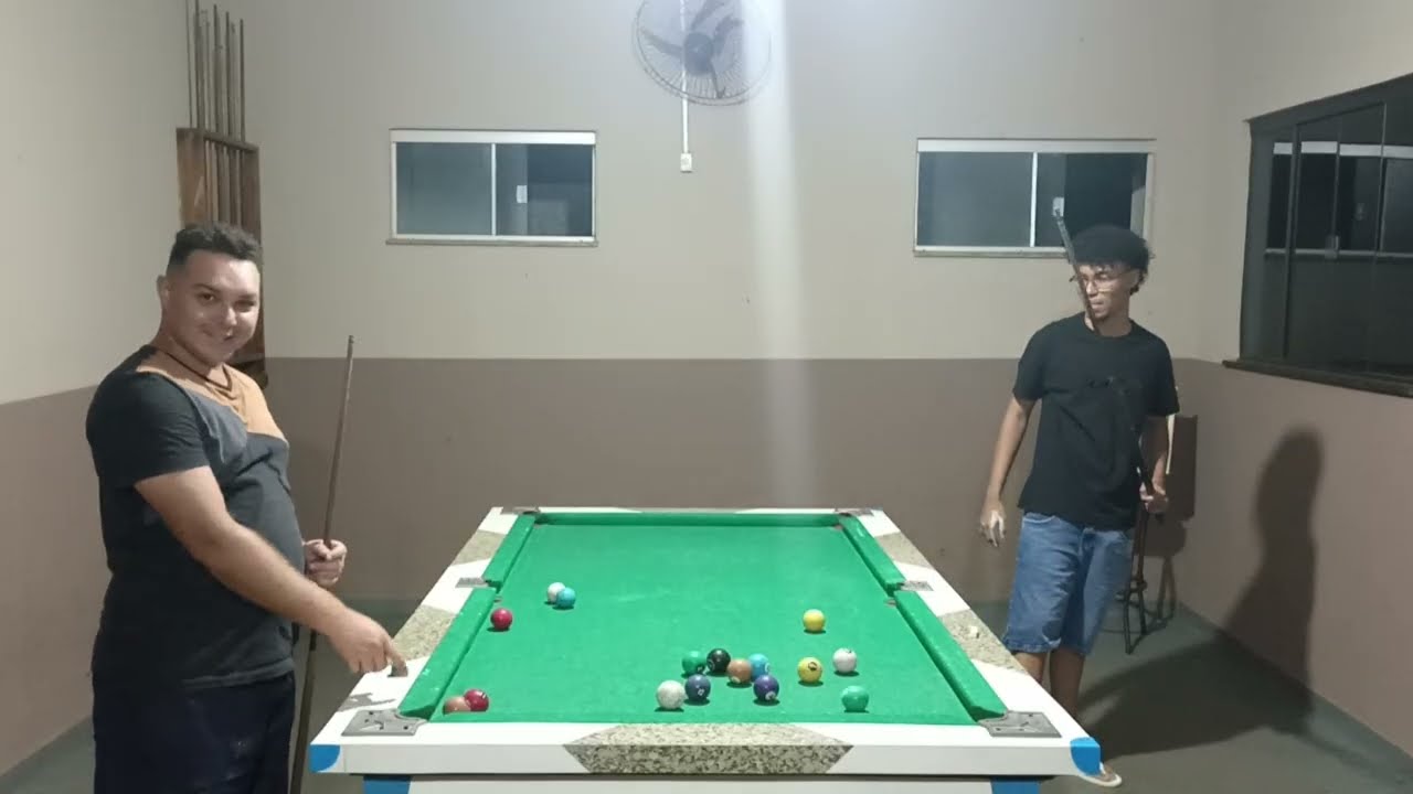 Jogo de sinuca completa (Léo vs Alex)