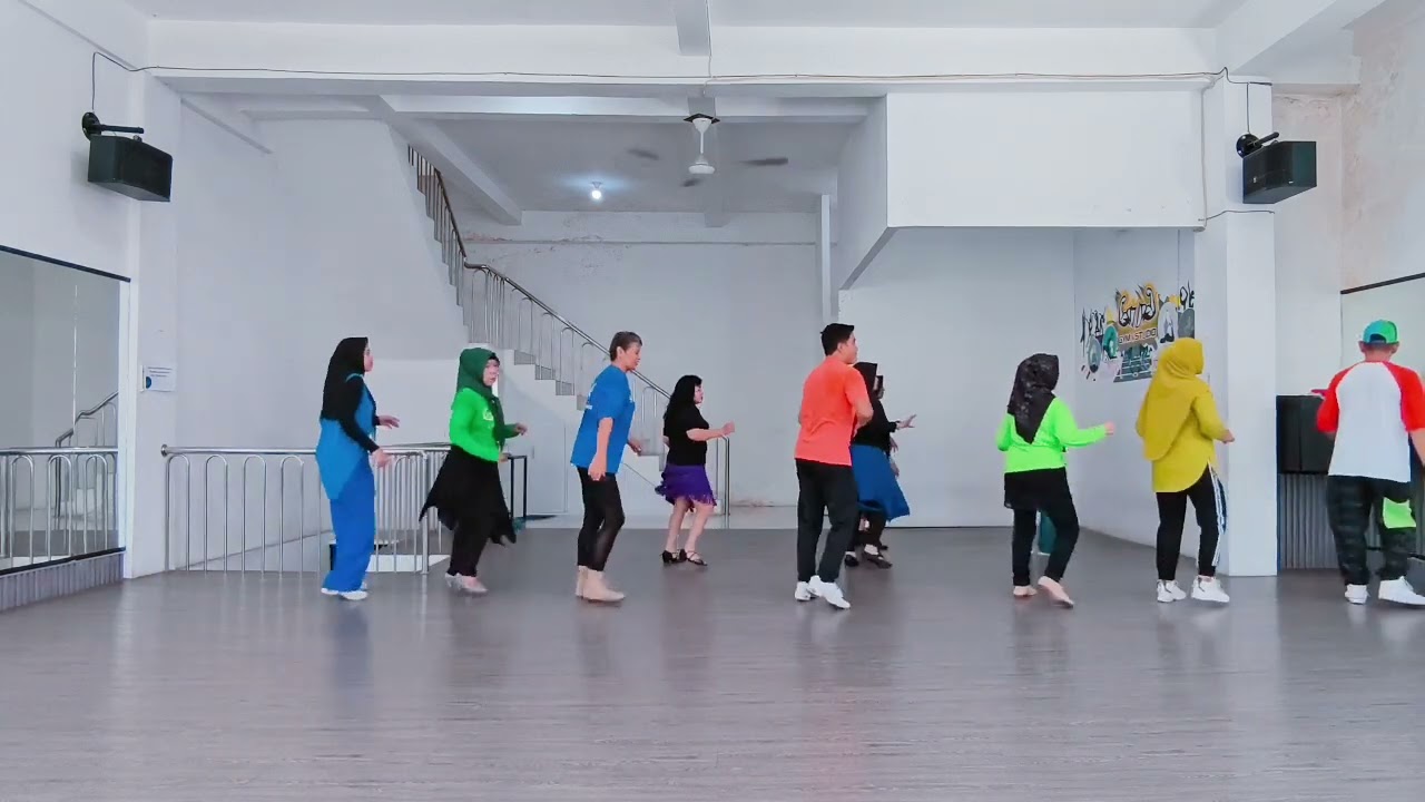 New Vacilon Cha Cha Cha - Line Dance / Demo by 7 Gym & Studio Palembang