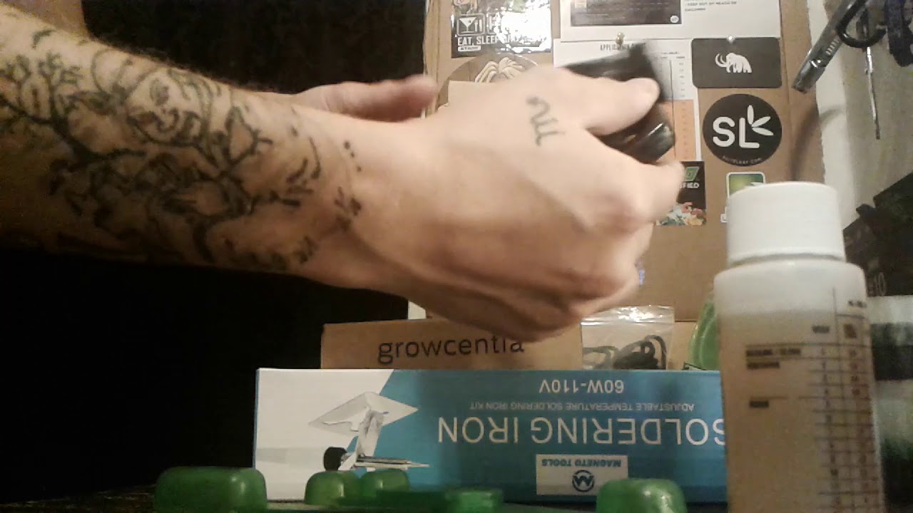 Mixing and application of suite leaf nutrients- MAMMOTH-p