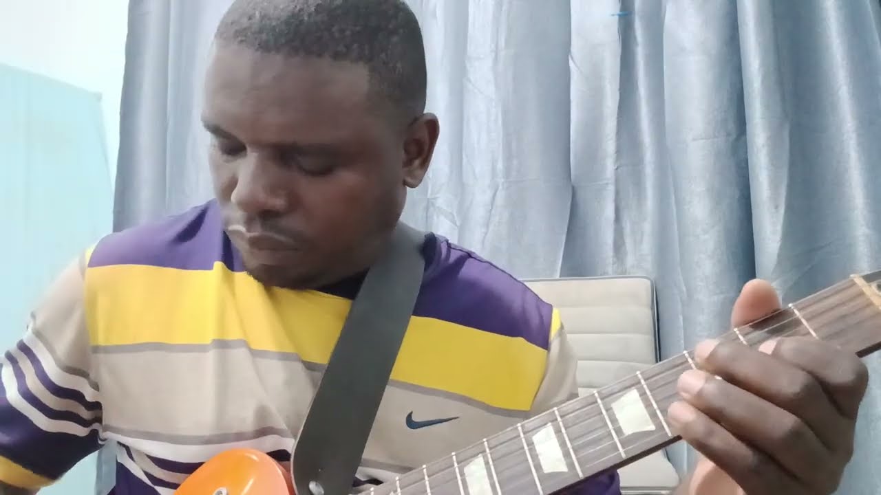 Njia za kupiga gitaa la solo na rhythm zake