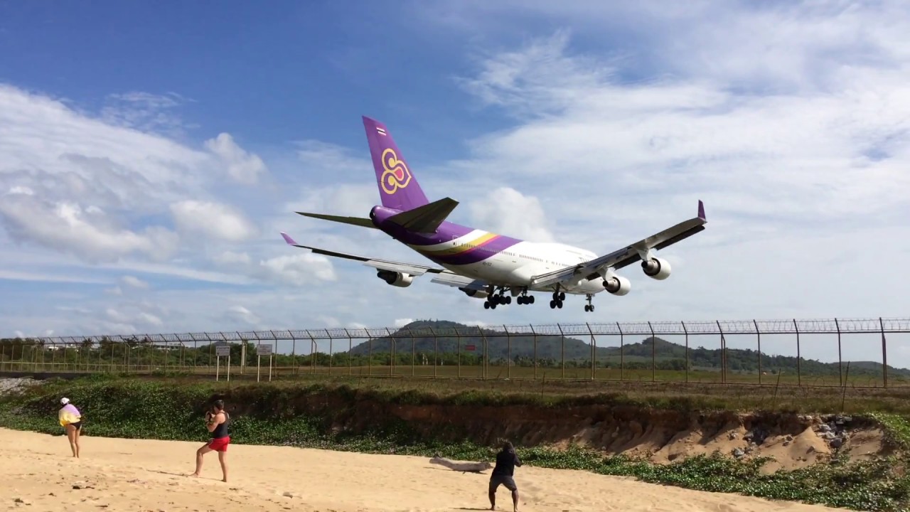 Phuket Airport Spotting, Mai Koa Beach, Thailand