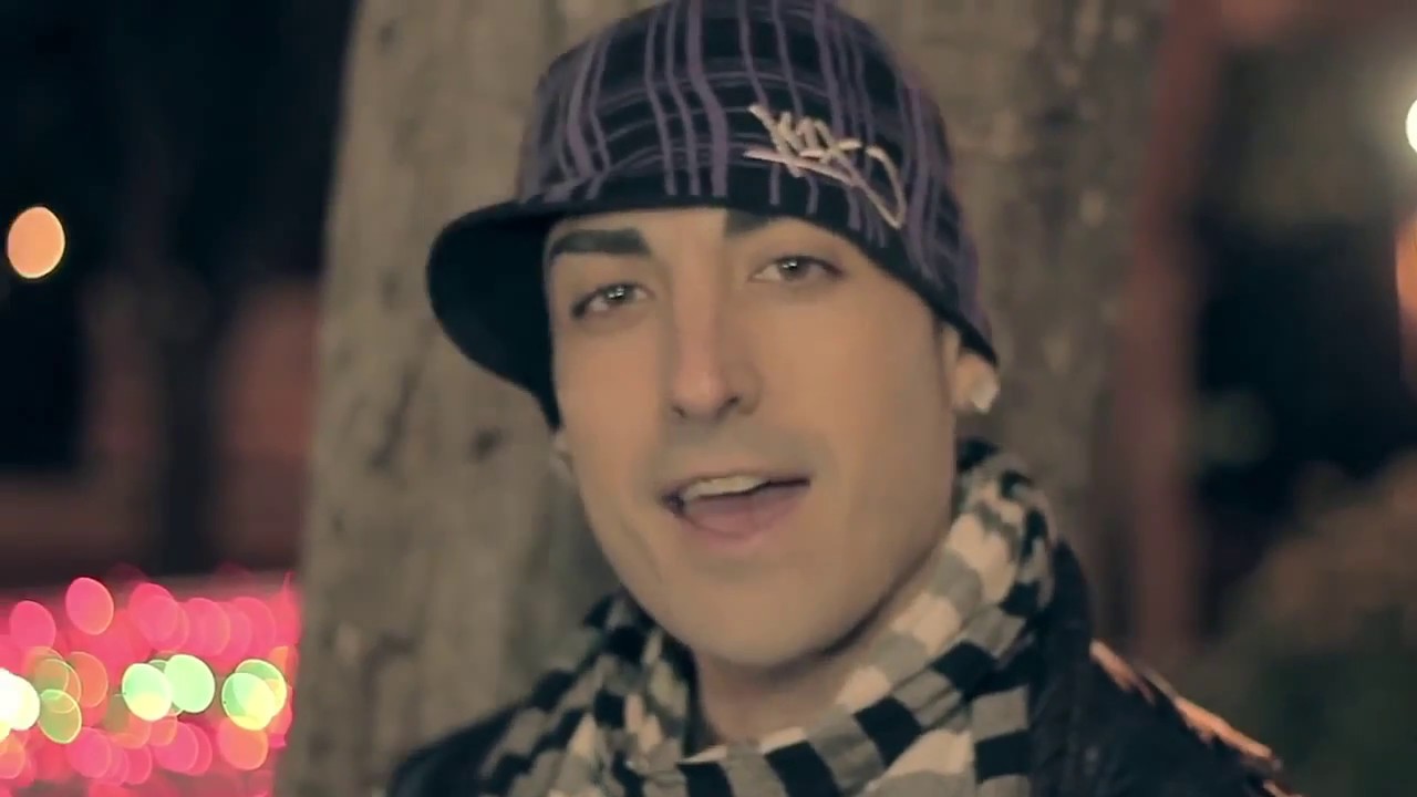 Vuelves a Amar en Navidad - Iván Troyano,Ricky Furiati,Aridian,Santos, Lupion,Young Killer, Alvaro