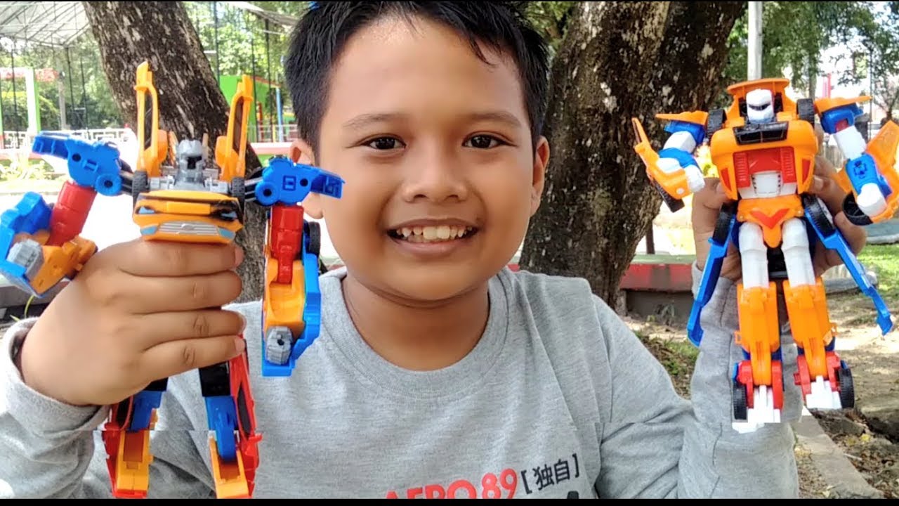 Tobot TITAN VS Tobot TRITAN