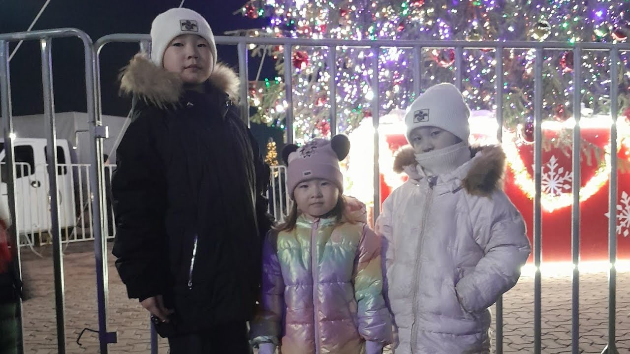 КЫЗДАР ЕН УЛКЕН ШЫРШАГА БАРДЫ🤩🤩🤩🤩🍀🍀🍀КАР АТЫСЫП ОЙНАДЫ☃️☃️☃️☃️КЫЗЫКТЫ ОТКЕН КУН🍀😂🙏🎉