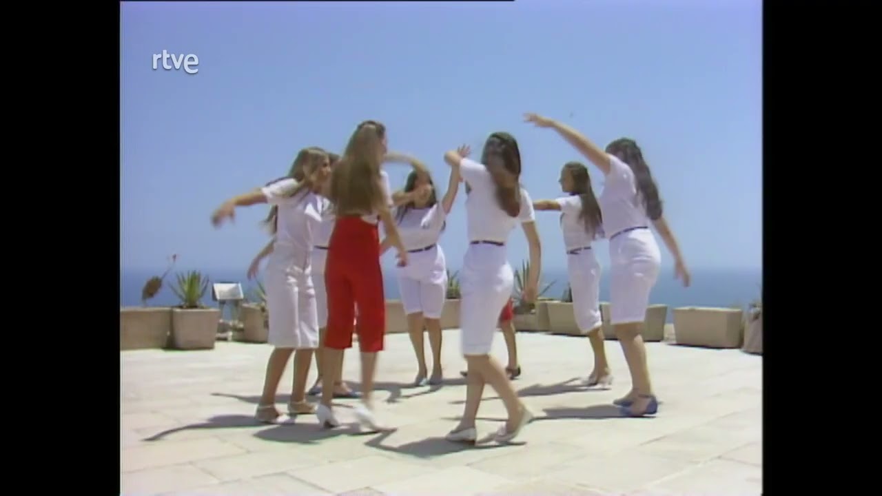María Jesús y su acordeón 'Pajaritos' Programa EXTERIOR DIA TVE con OLGA VIZA -1981 (Desde Alicante)