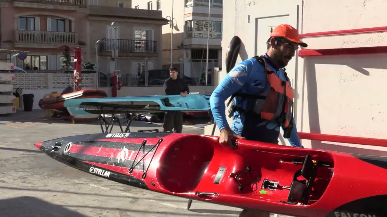 Nuevo impulso al piragüismo del Portitxol con la incorporación de material deportivo