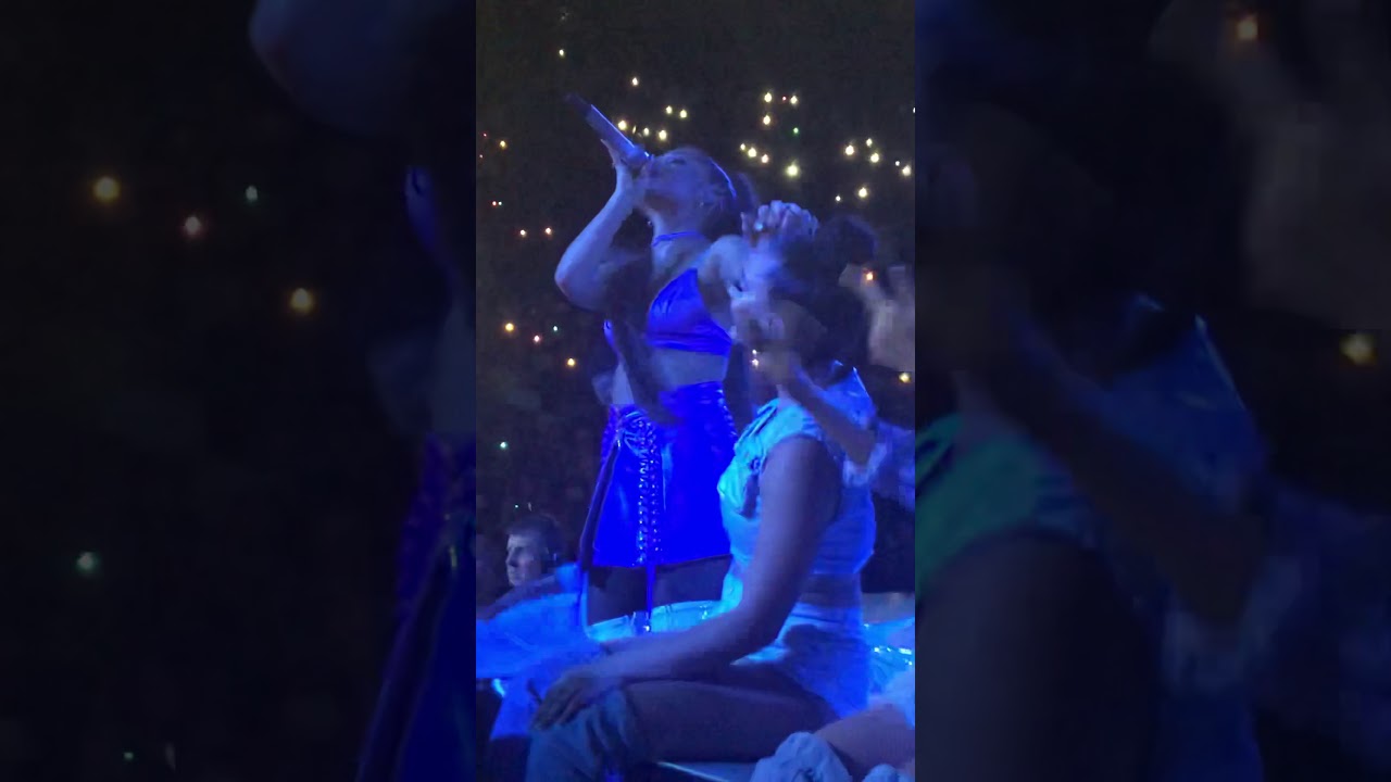 Ariana Grande - NASA - Live Paris 2019
