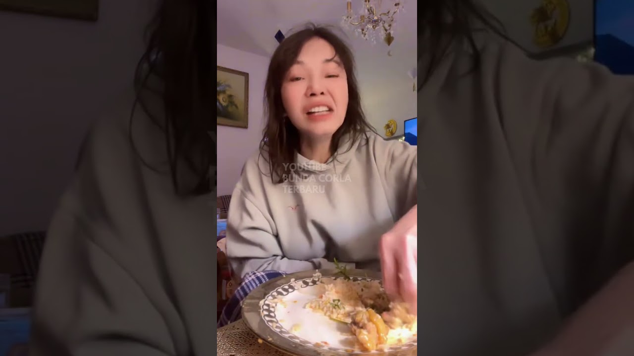 Lahapnya Bunda Corla Makan Ayam Gulai Di Jam Sahur Indonesia Sampai Berantakan Begini