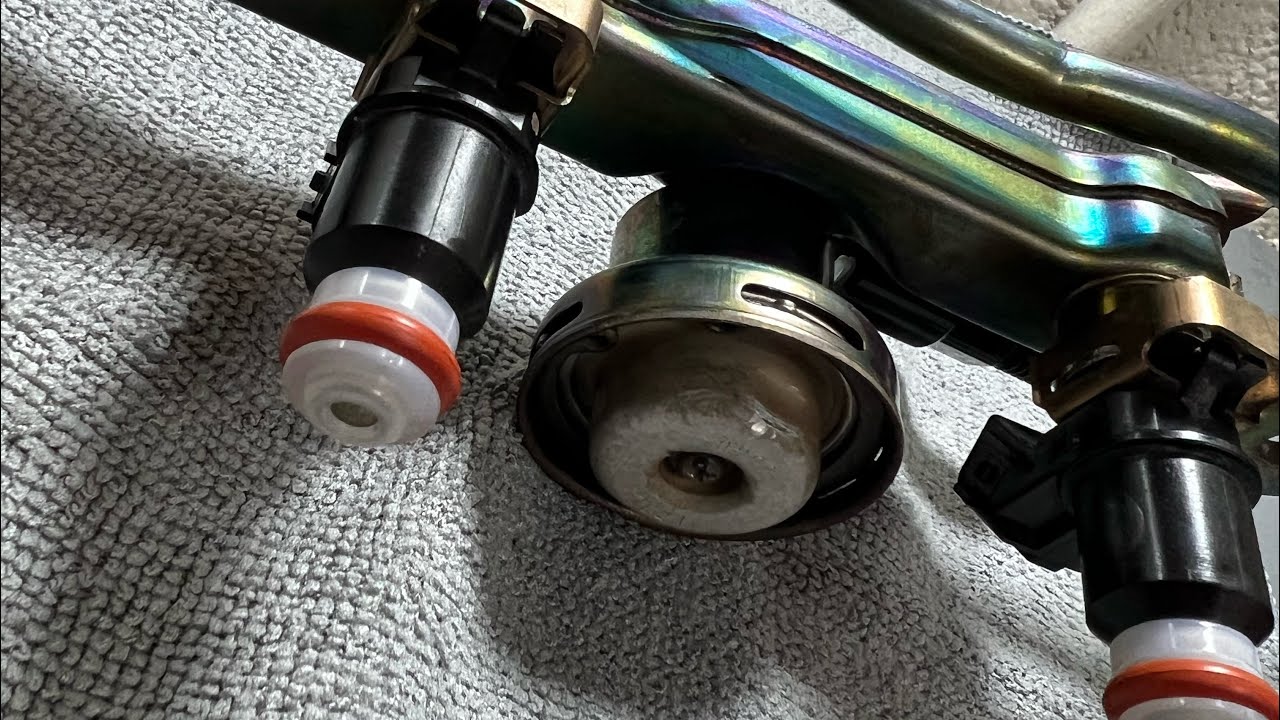 2002 Honda civic (EM2) 1.7 single cam injector rebuild.