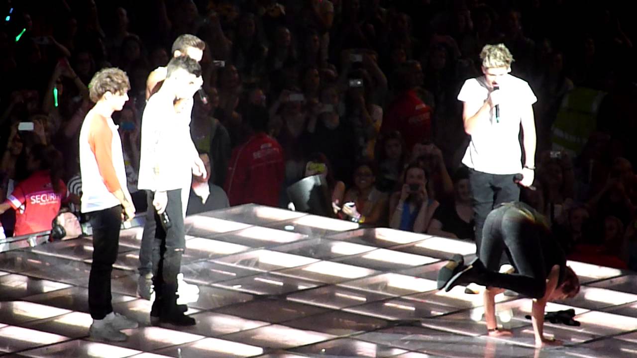 One Direction - Melbourne Oct 3 2013 -- Twitter Question