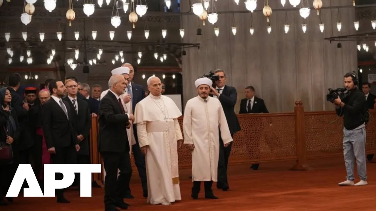 WATCH | Pope Leo XIV Walks Into the Blue Mosque, Stirring Instant Reactions | APT
