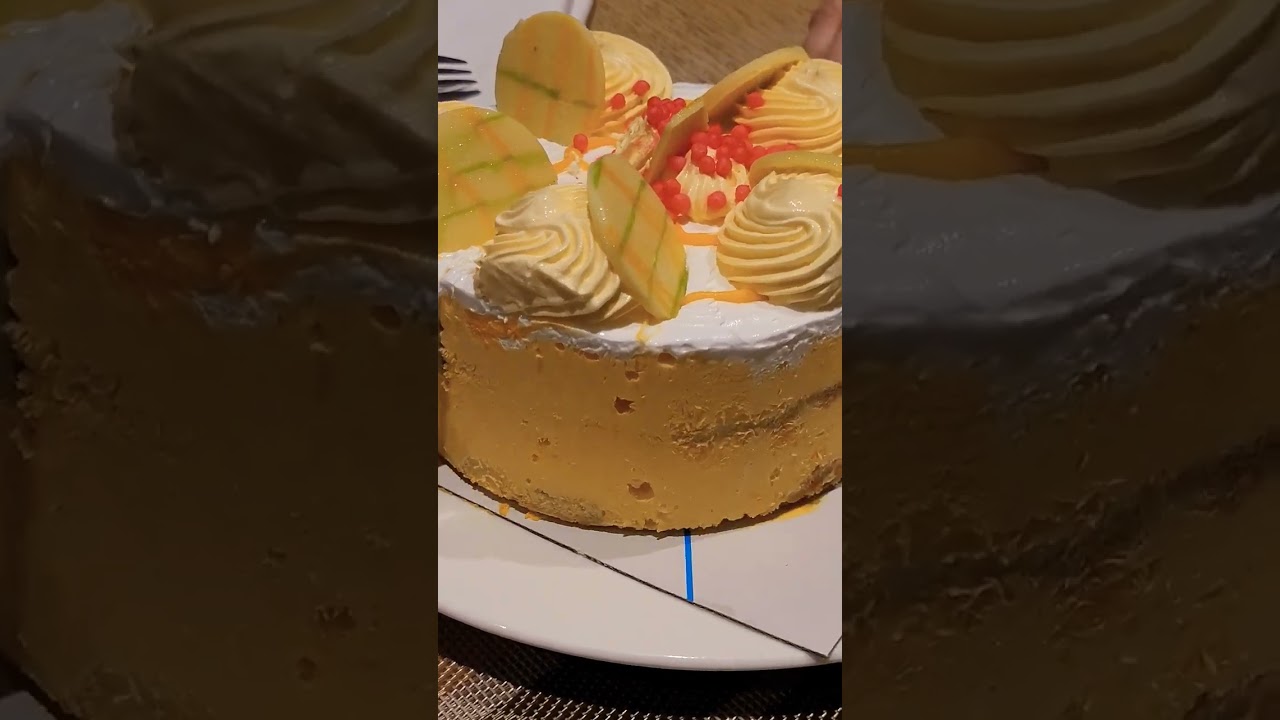 ice-cream cake #shorts #cake #icecream #icecreamcake #yummy #likeshare #foodvlogger