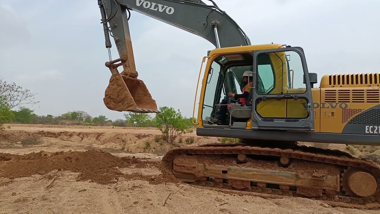 GMR Varalakshmi Foundation craveller excavator training:- batch:- 38