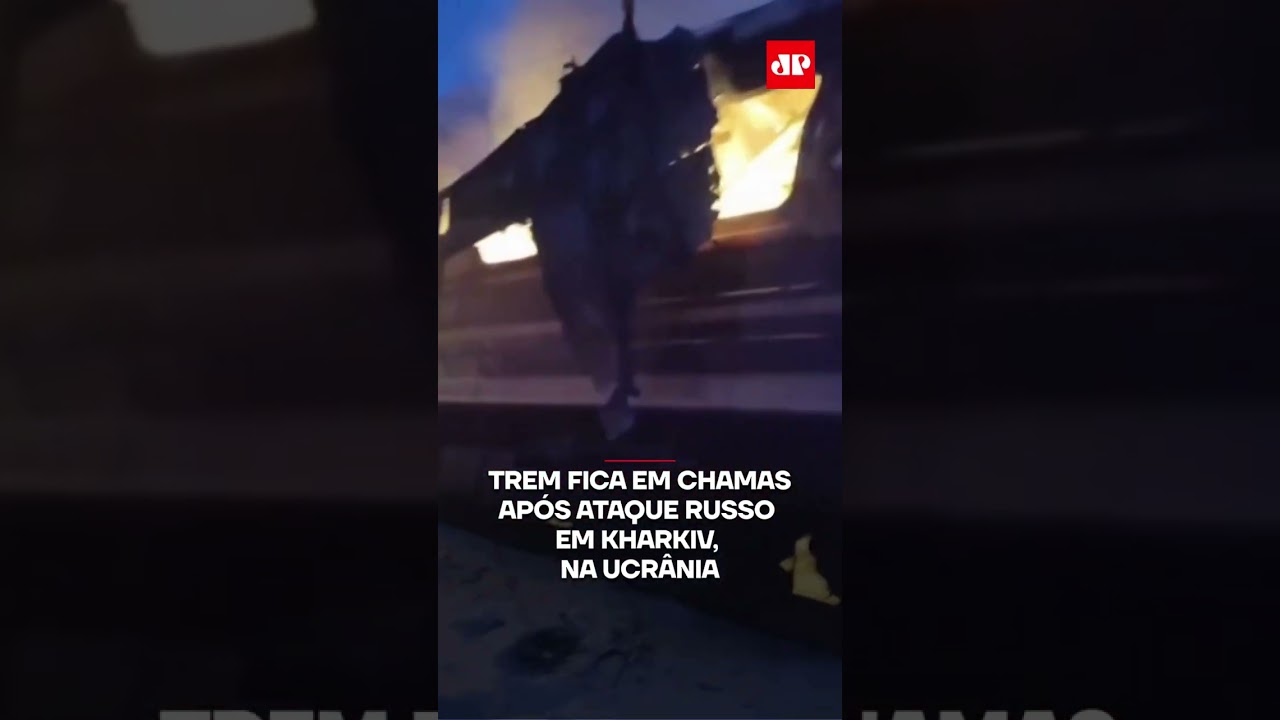 Trem fica em chamas ap&oacute;s ataque russo em Kharkiv, na Ucr&acirc;nia #shorts