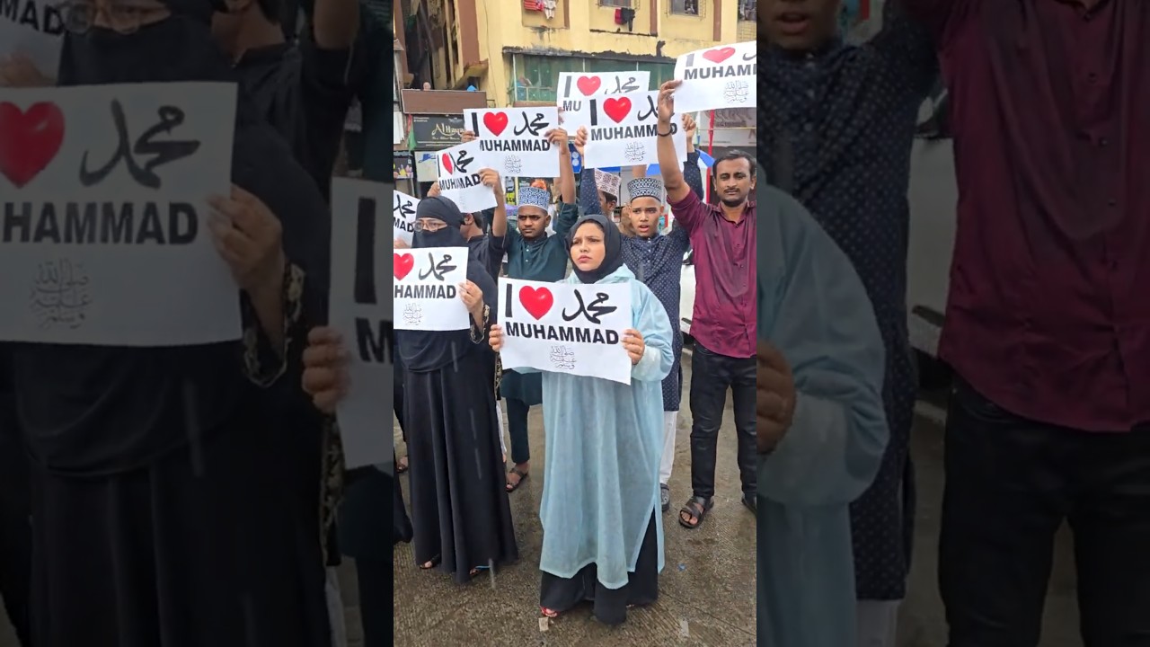 I Love Muhammad (S.A.W) Human Chain Mira Road