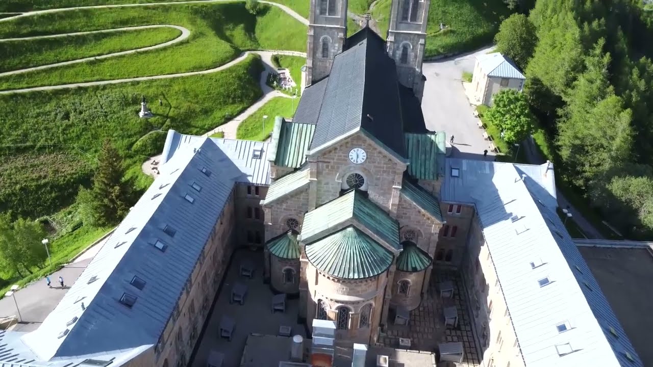 Pays de Corps - Sanctuaire de Notre-Dame de la Salette - Survol #31
