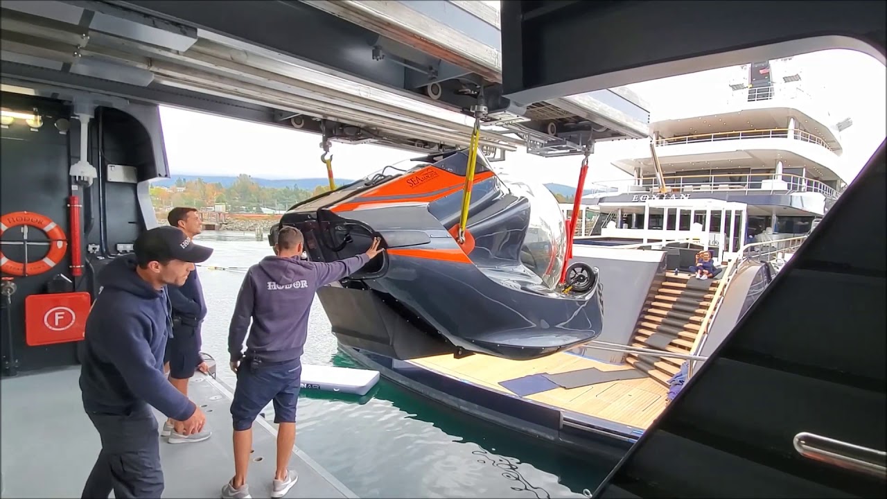SEAmagine Aurora Submersible Launch from M Y  HODOR