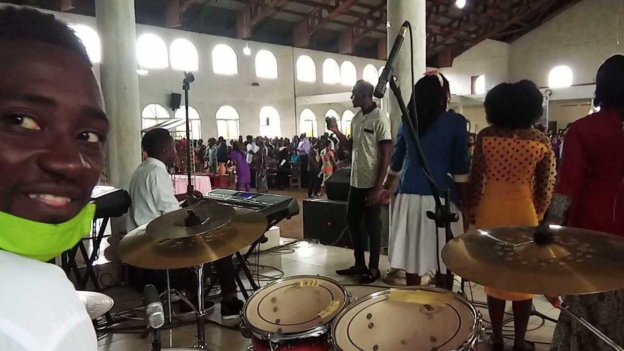 Bikutsi praise
