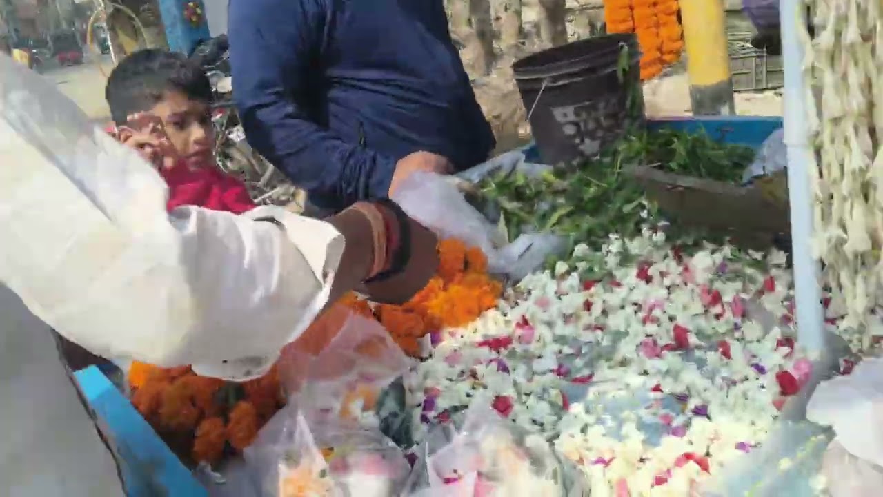 #ja rhe hai puja ka fool lene sitla astana chowk pe ok guys 🥰🥰🏠🏠❣️👍👍👍👍👽Har har mahadev ❣️🤗🤗🤗