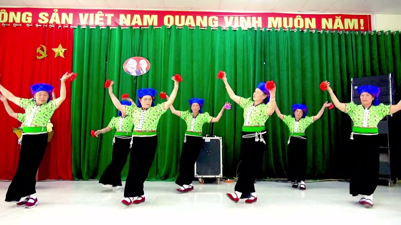 Múa mừng tiết suôn về bản em năm mới 2026