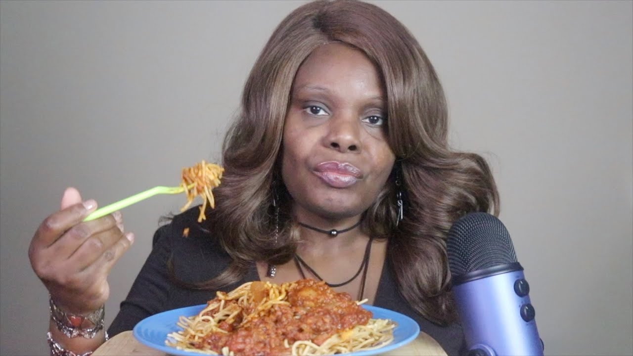 IT'S ALOT GOING ON CANT TAKE MY EYES OFF THE NEWS |  Spaghetti ASMR Eating Sounds