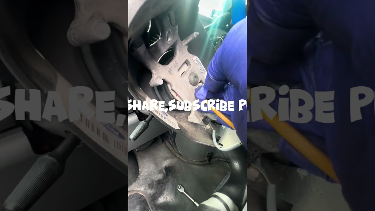 Diagnosing a Horn not working 2007 Ford E-150 replace clockspring  #automobile #mechanic #ford #