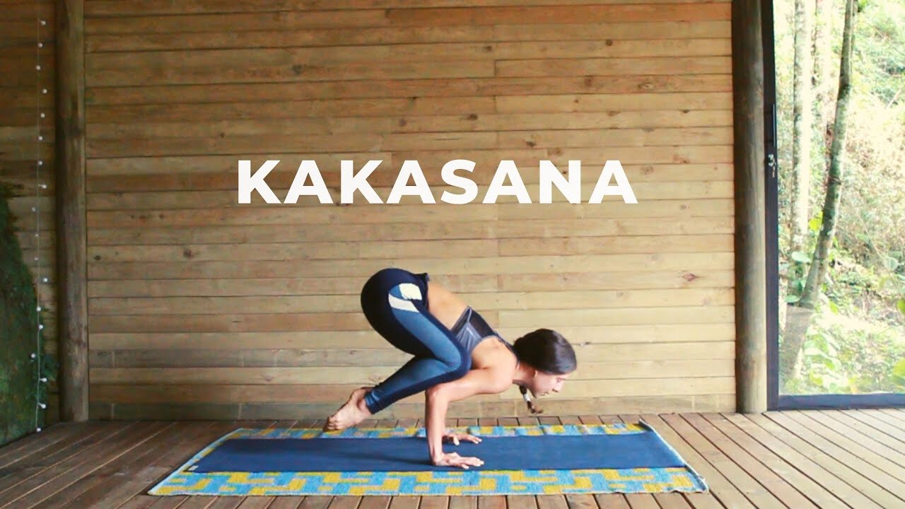 Paso a paso para Kakasana - El cuervo