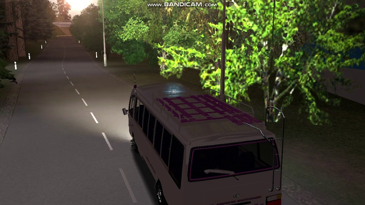 Toyota Coaster en 18 wos Haulin