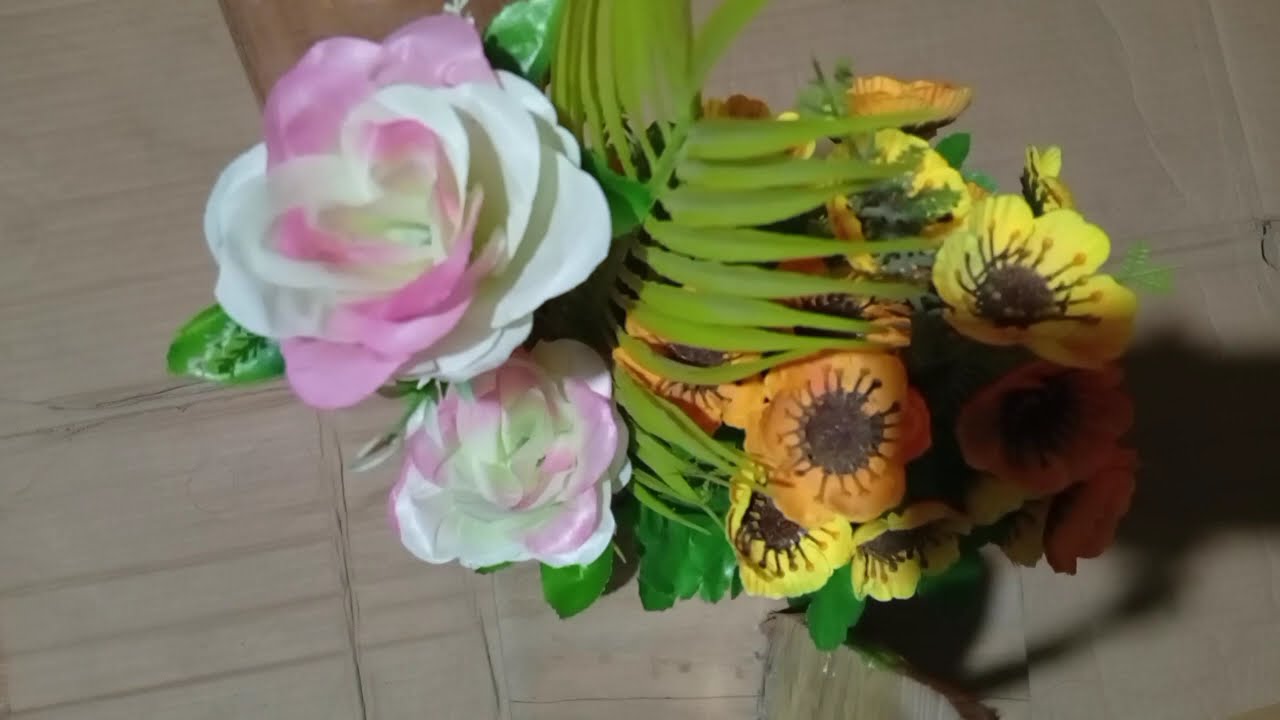 ঘর ও অফিসের উপযোগী প্লাস্টিক ফুল