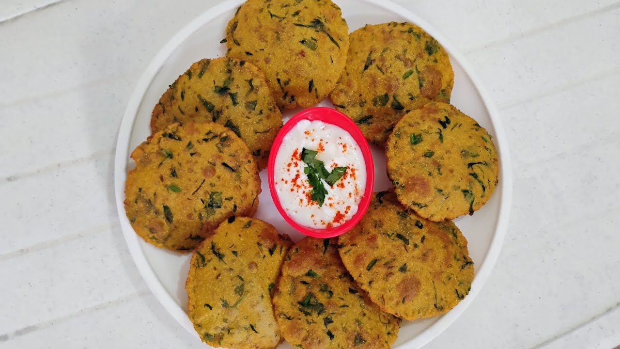 Bathua palak pudi, enjoy with curd fry !