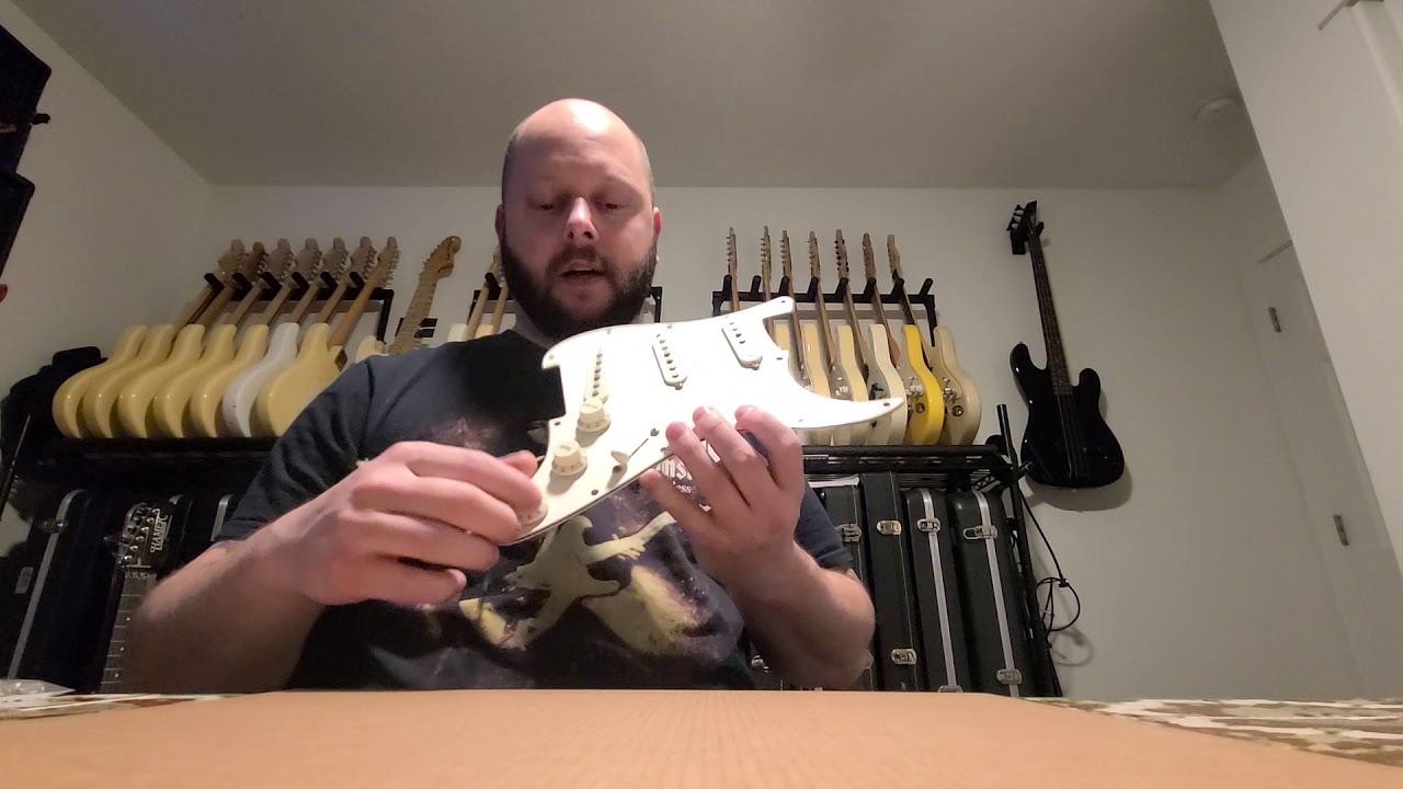 Yngwie Pickguards Official vs. Signature Models #yngwiemalmsteen #yngwie