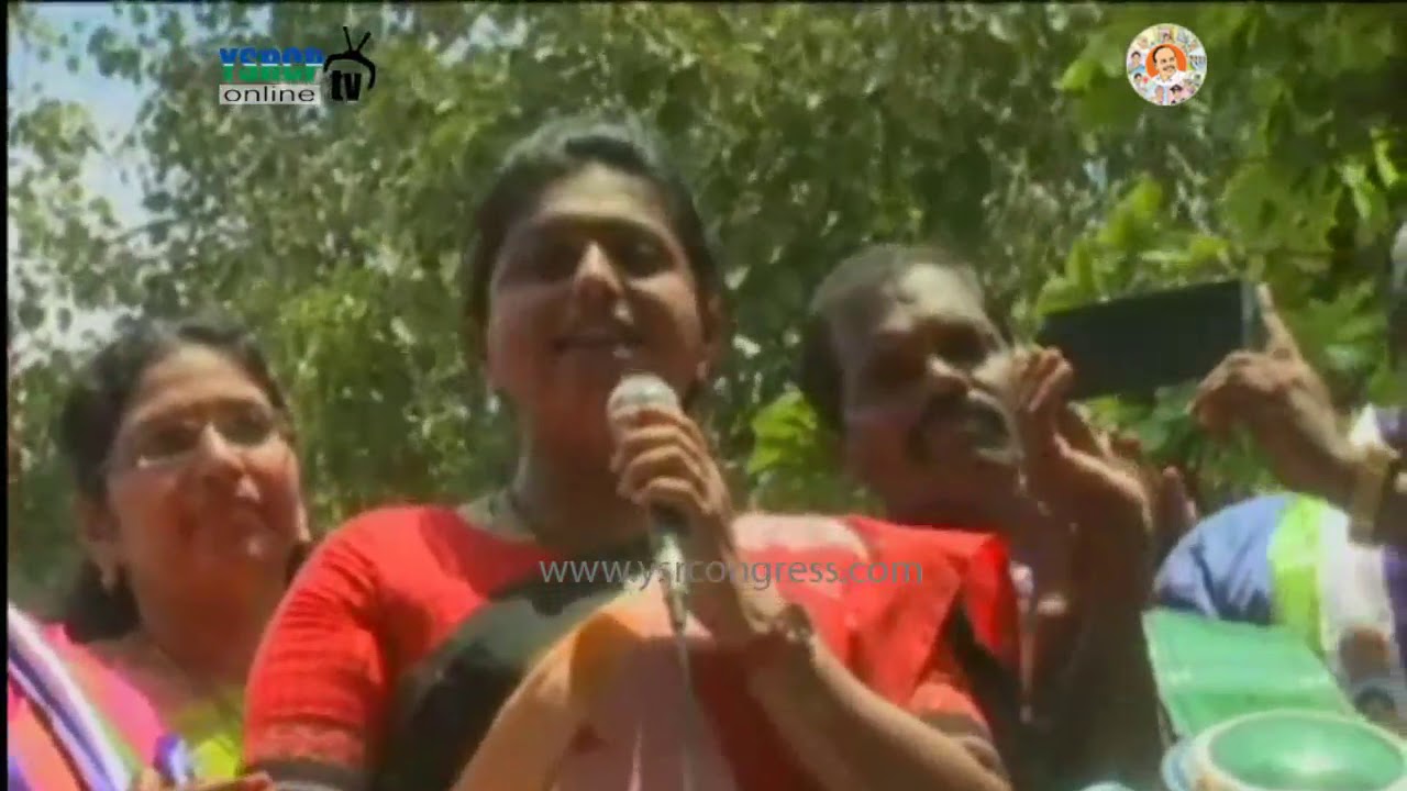 YSRCP MLA RK Roja in Roadshow at Kakinada for Municipal Elections - 26th Aug 2017