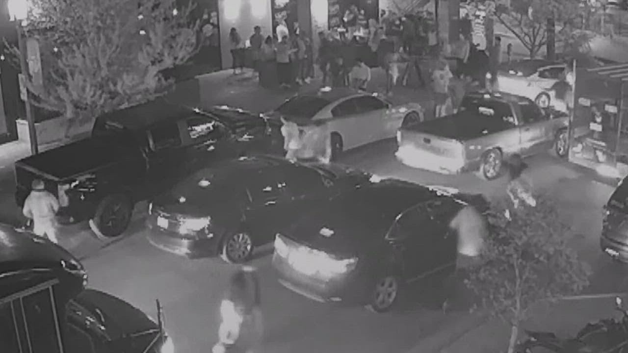 Two injured after shooting in Deep Ellum, Dallas police say