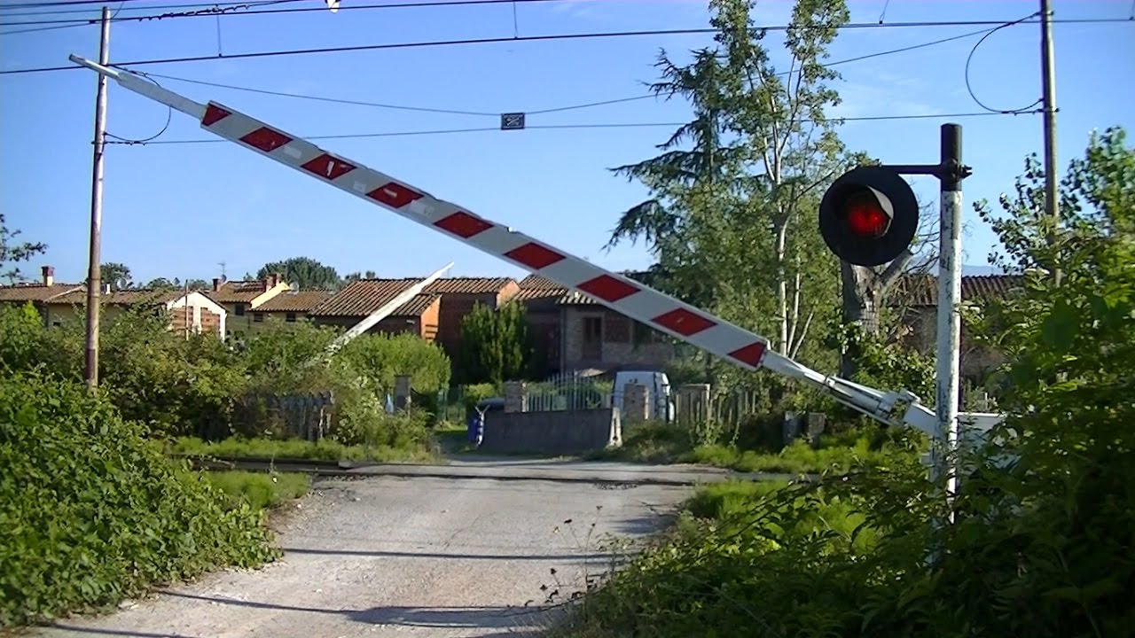 Spoorwegovergang Tassignano-Capannori (I) // Railroad crossing // Passaggio a livello