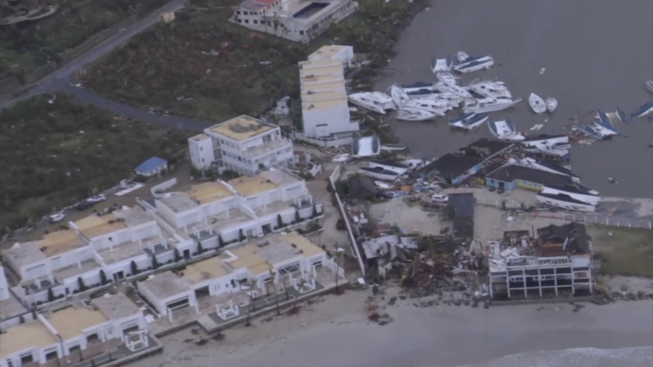 Eerste verkenningsvlucht NH90 boven Sint Maarten na orkaan Irma