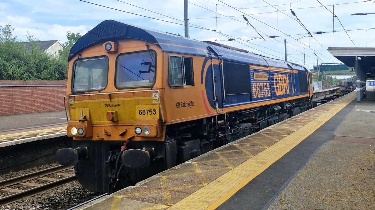 66753 EMD Roberts Road (5 Tone) Hoots Through Stowmarket P2 (25/06/2025)