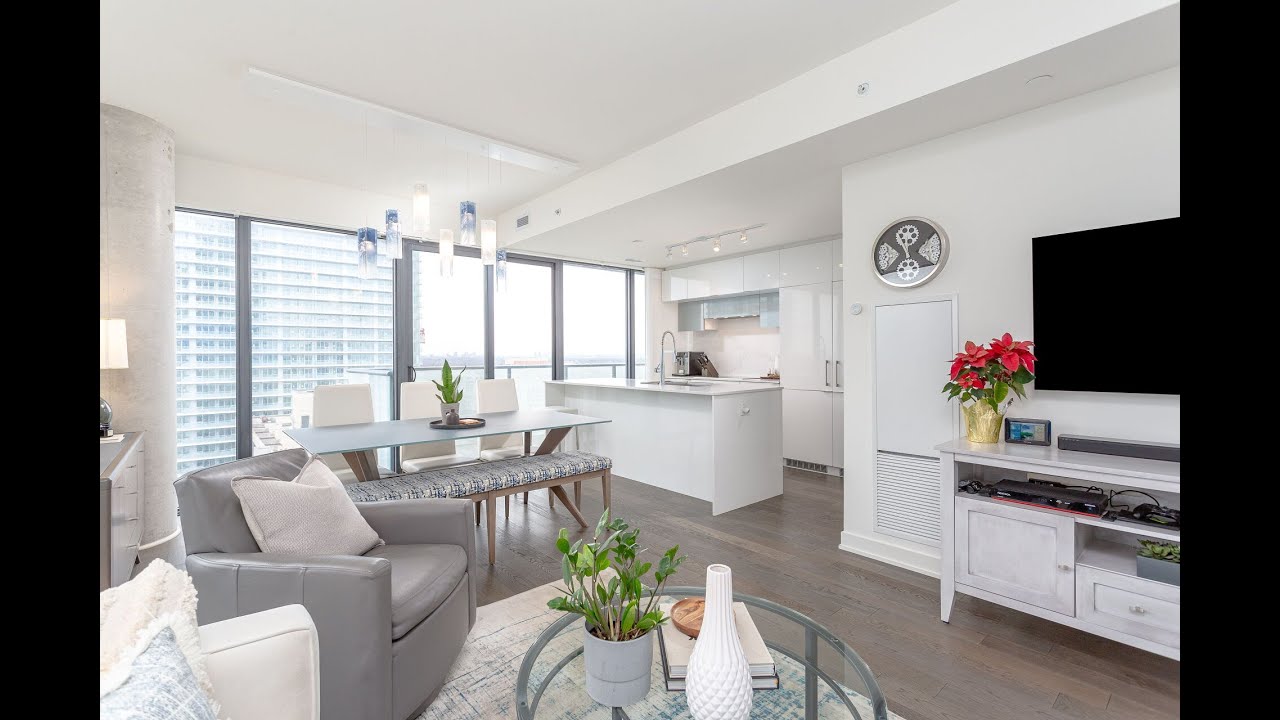 185 Roehampton Avenue, Unit 1702, Toronto, ON